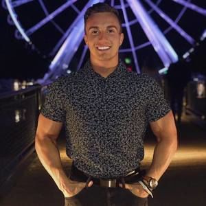 Meet your Posher, Dustin